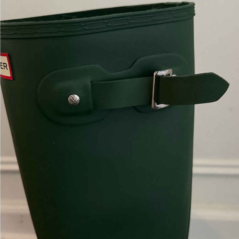 NWOT size 8 Hunter Green Waterproof Rain Boots - Picture 6 of 8